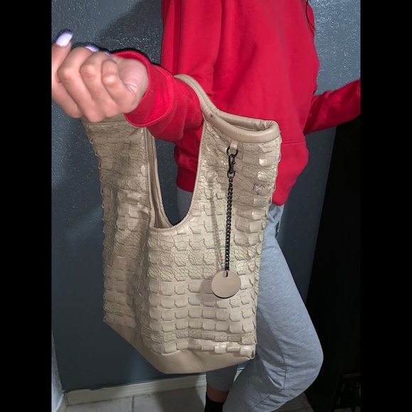 Large tote - Picture 2 of 5